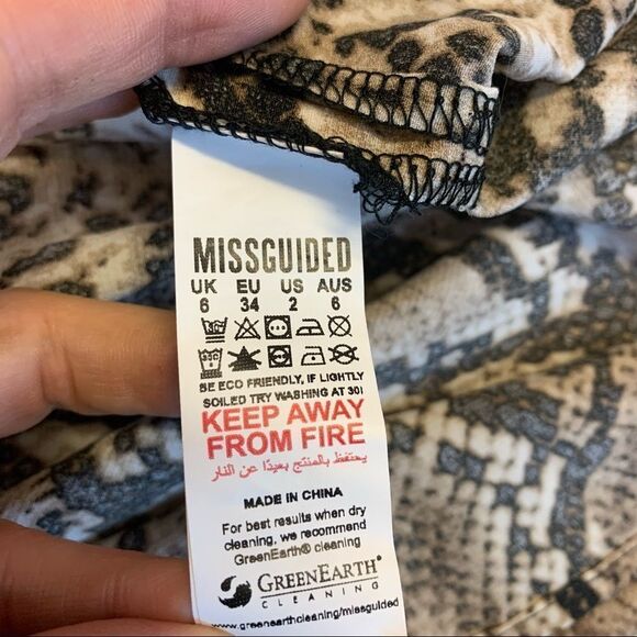 Missguided NWT Brown Tan Snake Print Pleated Mini Skirt size 2 - Picture 13 of 16